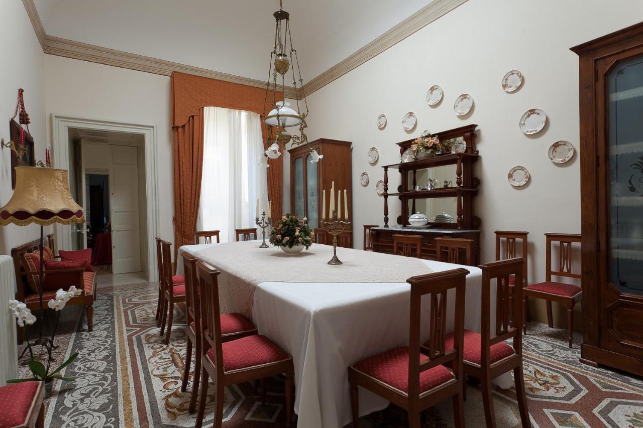 Palazzo Pio Apartment Lecce Esterno foto
